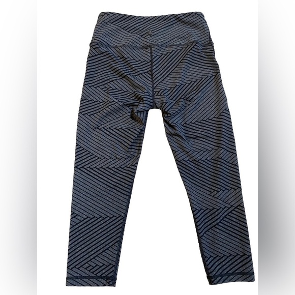 Prana Gray and black  Transform Legging size S - Picture 2 of 7
